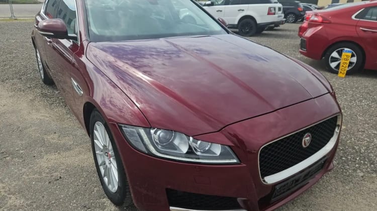 Jaguar XF