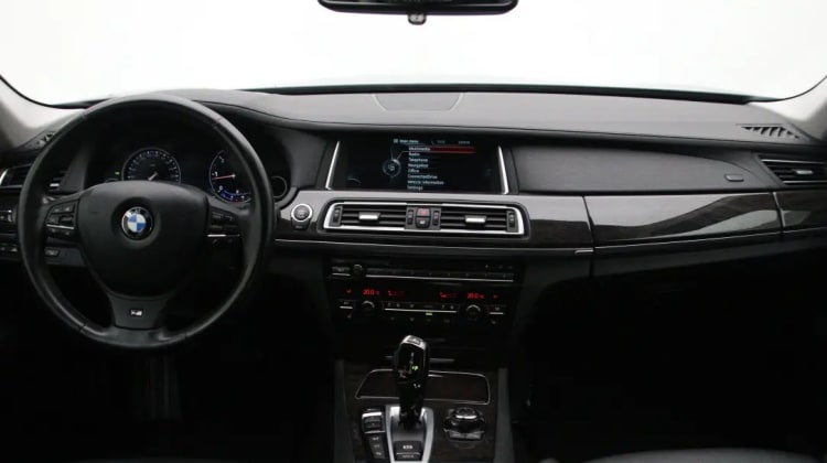 BMW 730