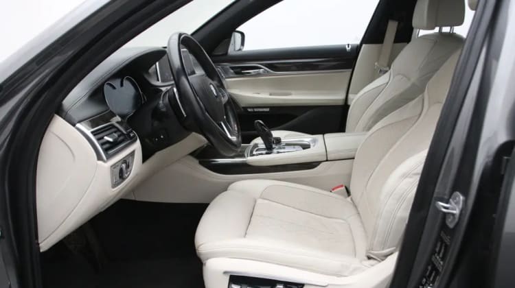 BMW 750