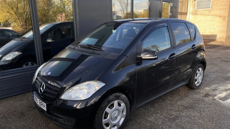 Mercedes-Benz A 160 preview