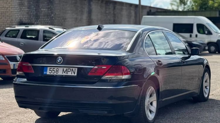 BMW 730