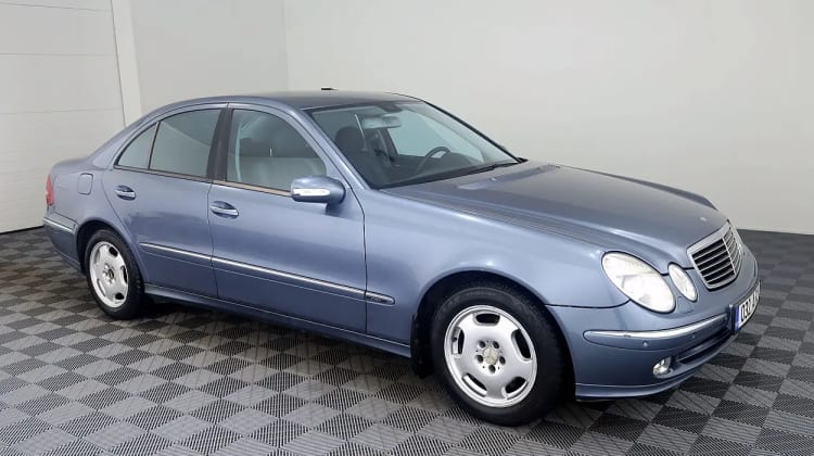 Mercedes-Benz E 200