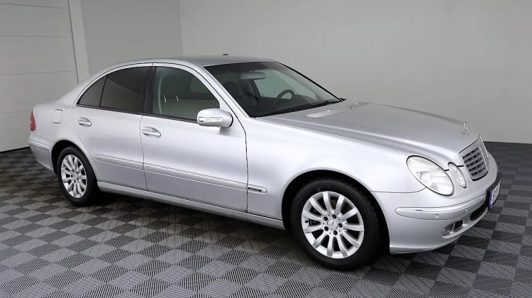 Mercedes-Benz E 220
