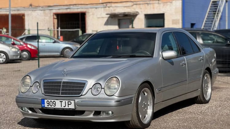 Mercedes-Benz E 320 preview