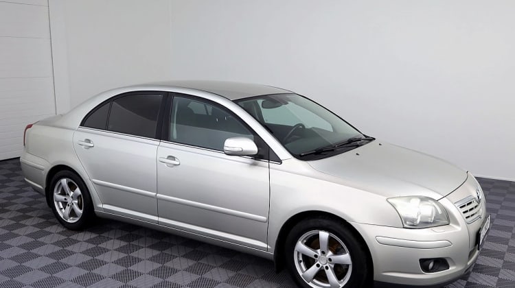 Toyota Avensis preview