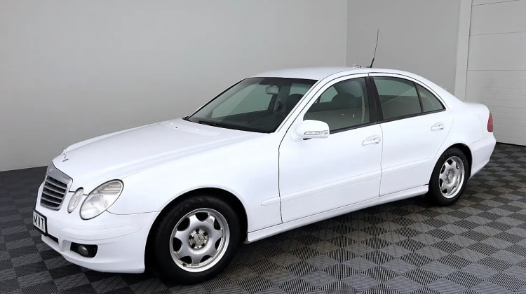 Mercedes-Benz E 200