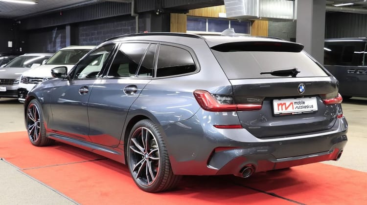 BMW 320