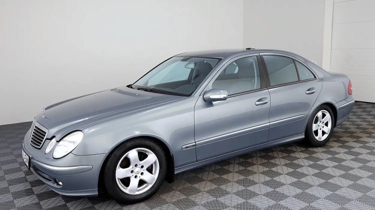 Mercedes-Benz E 200