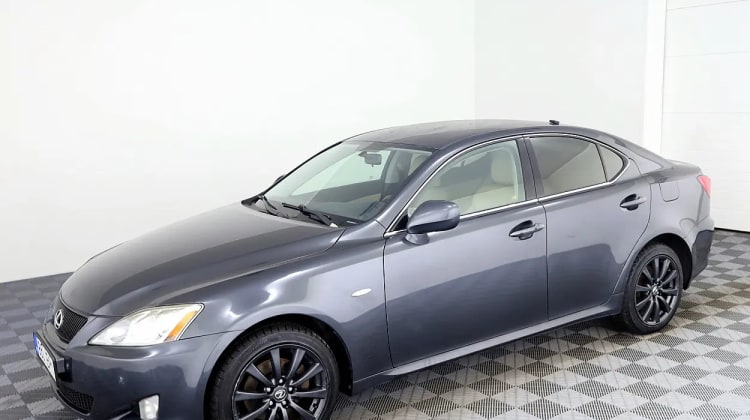 Lexus IS 220