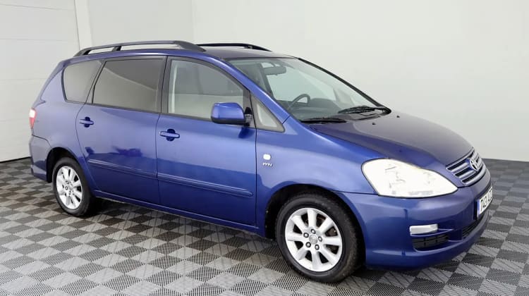 Toyota Avensis Verso