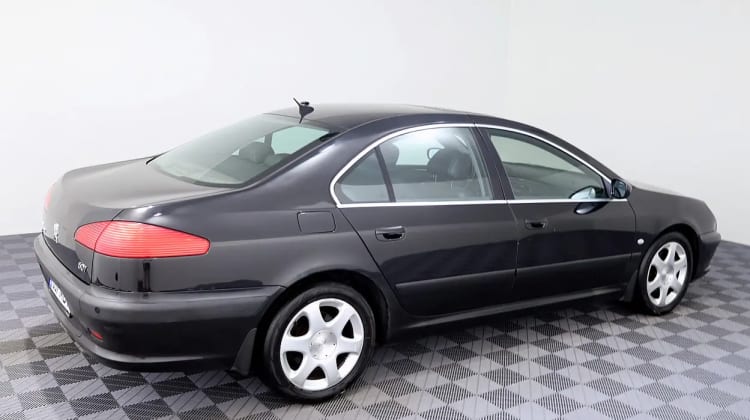 Peugeot 607