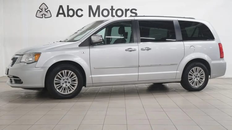 Lancia Voyager preview
