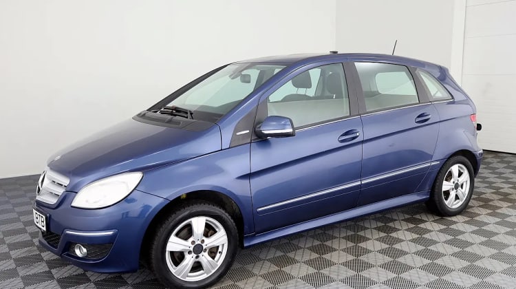 Mercedes-Benz B 180
