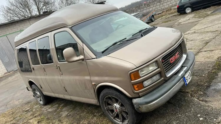 GMC Savana