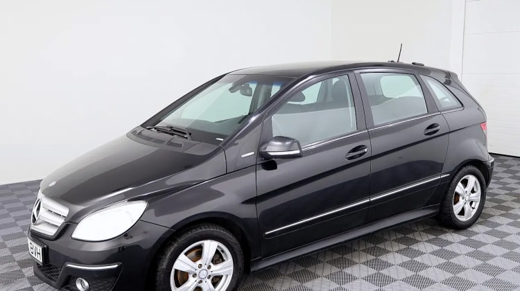 Mercedes-Benz B 180