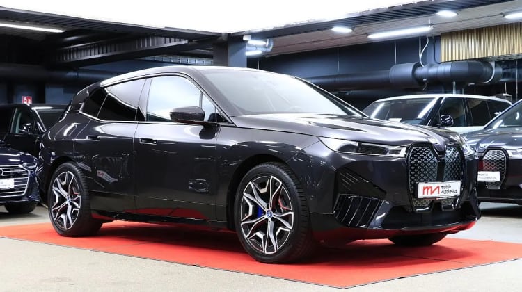 BMW iX preview