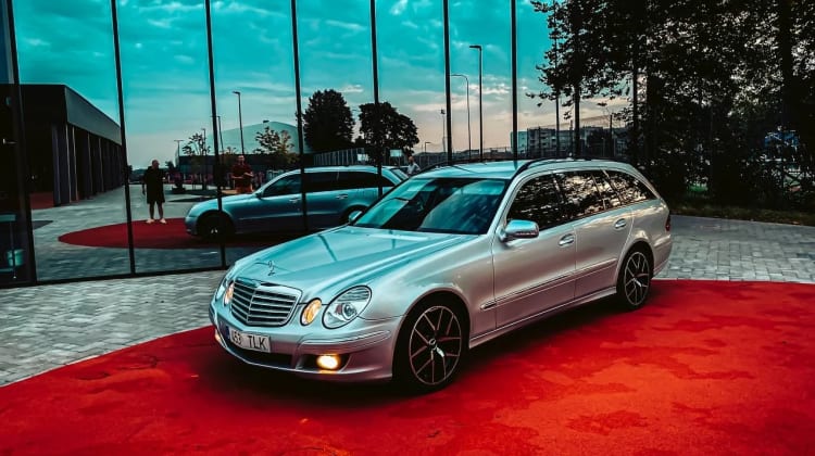 Mercedes-Benz E 220