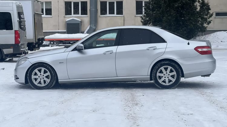 Mercedes-Benz E 200
