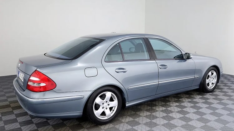Mercedes-Benz E 200
