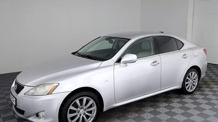 Lexus IS 220