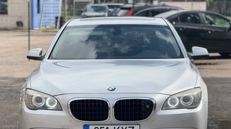 BMW 730