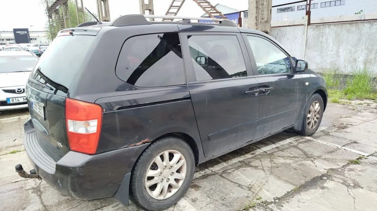 Kia Carnival