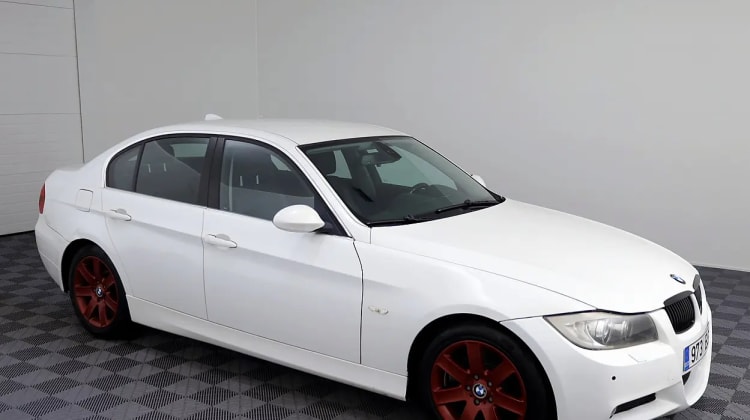 BMW 330