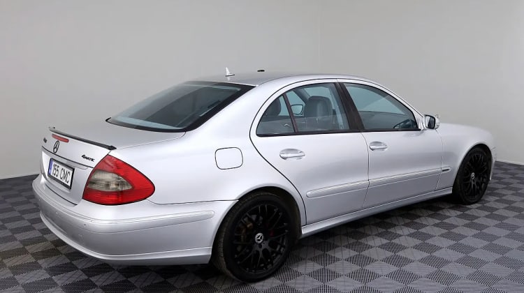Mercedes-Benz E 320