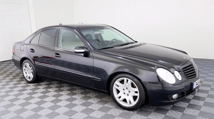 Mercedes-Benz E 200