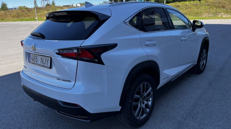 Lexus NX 300