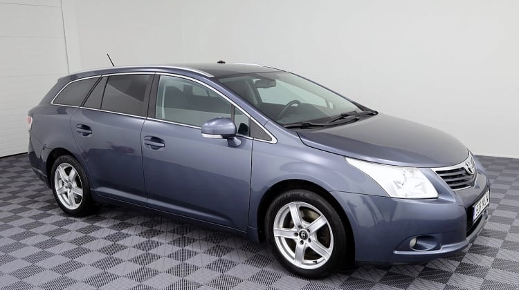 Toyota Avensis preview