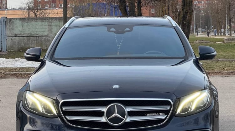 Mercedes-Benz E 220