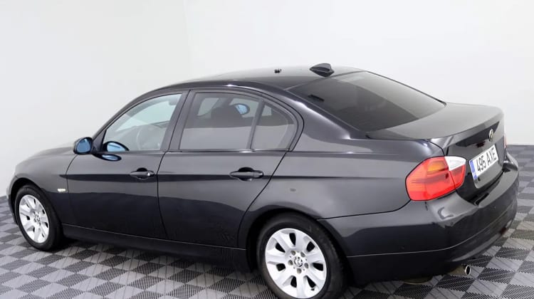 BMW 320