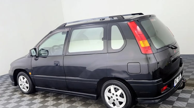 Mitsubishi Space Runner