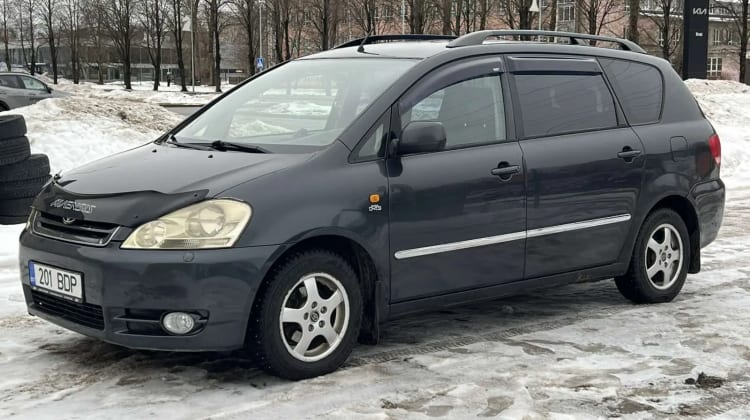 Toyota Avensis Verso
