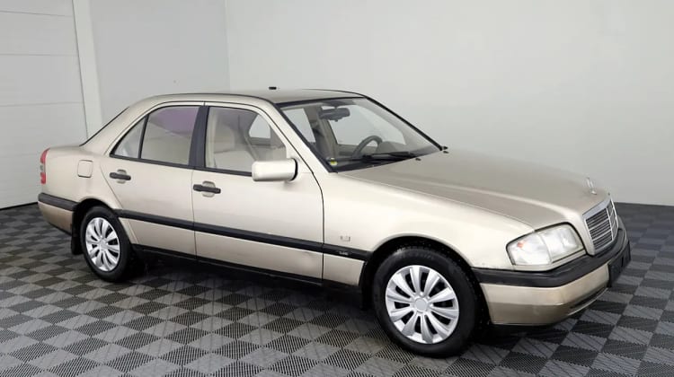 Mercedes-Benz C 230