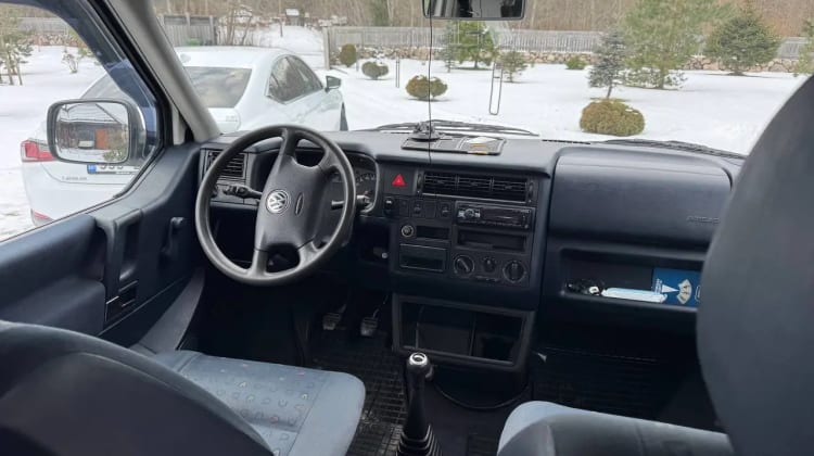Volkswagen Caravelle preview