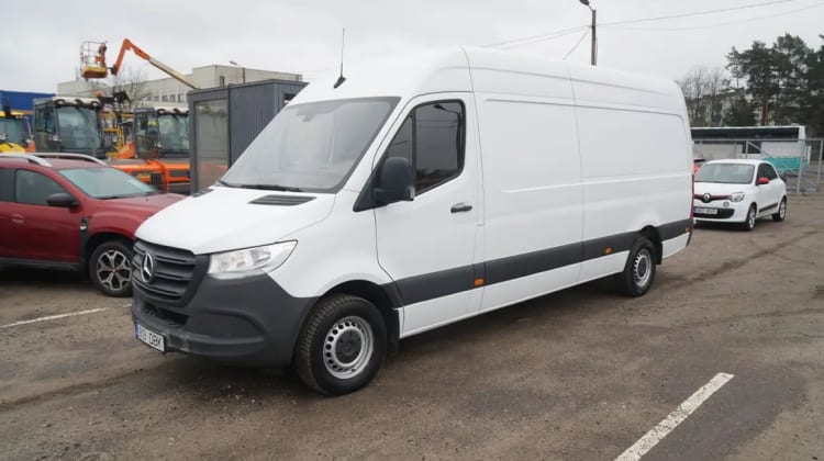 Mercedes-Benz Sprinter preview