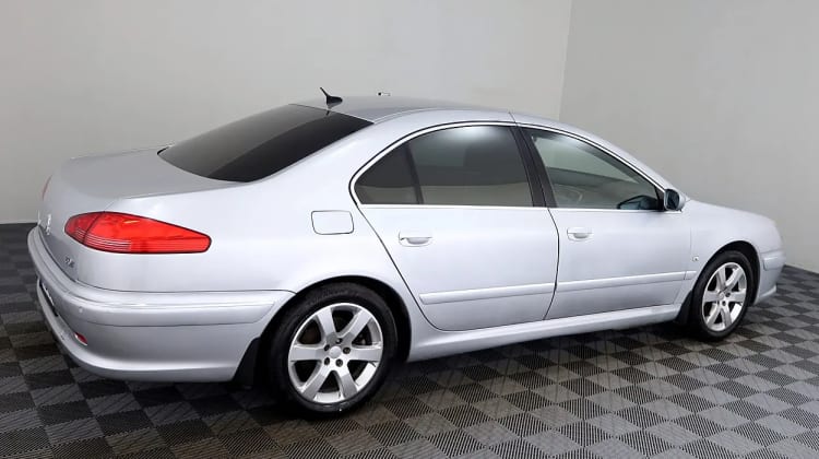 Peugeot 607