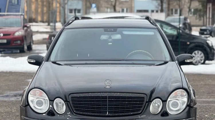 Mercedes-Benz E 220