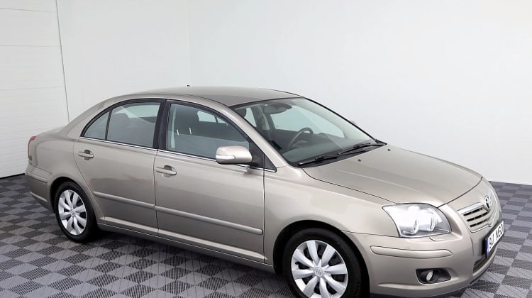 Toyota Avensis preview