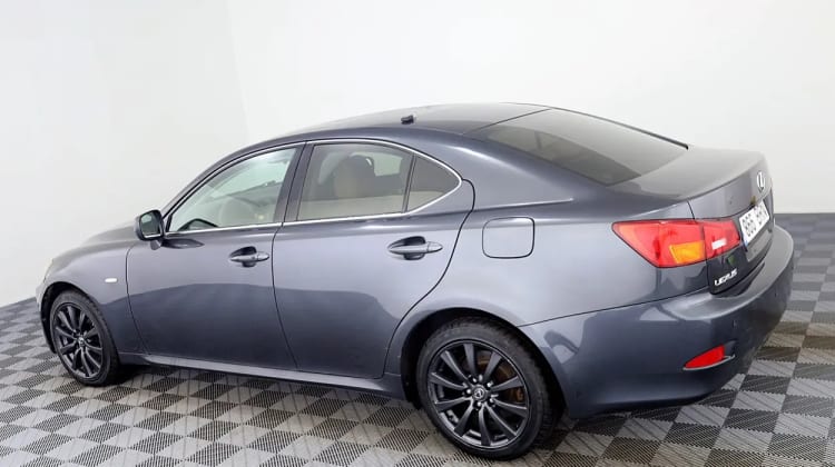 Lexus IS 220