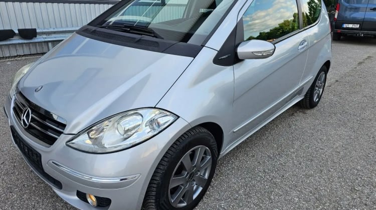 Mercedes-Benz A 180 preview