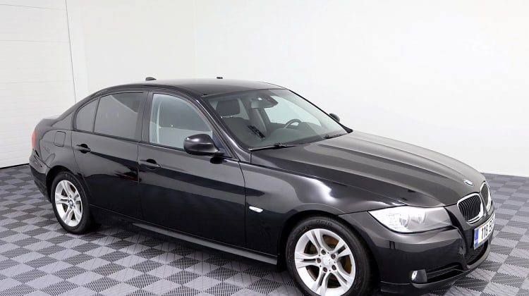BMW 318 preview