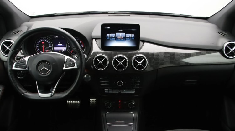 Mercedes-Benz B 180