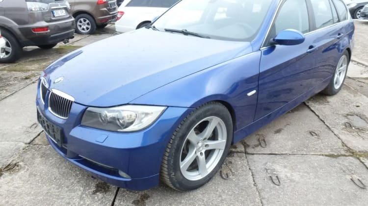 BMW 330 preview