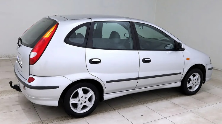 Nissan Almera Tino