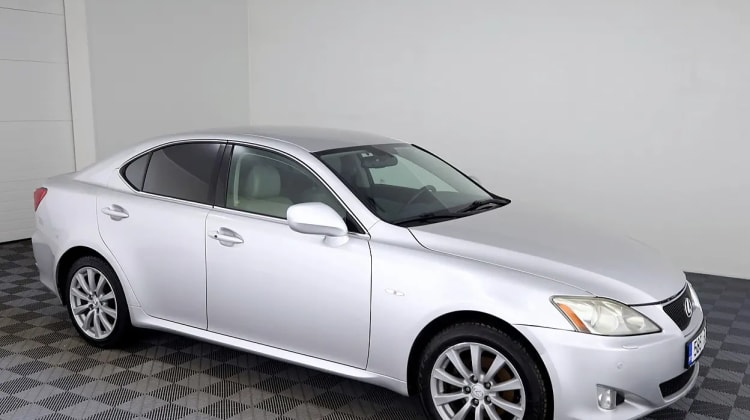 Lexus IS 220