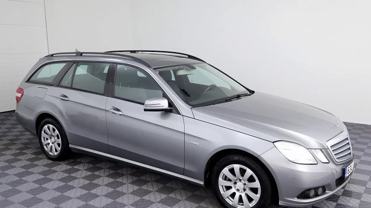 Mercedes-Benz E 220 preview