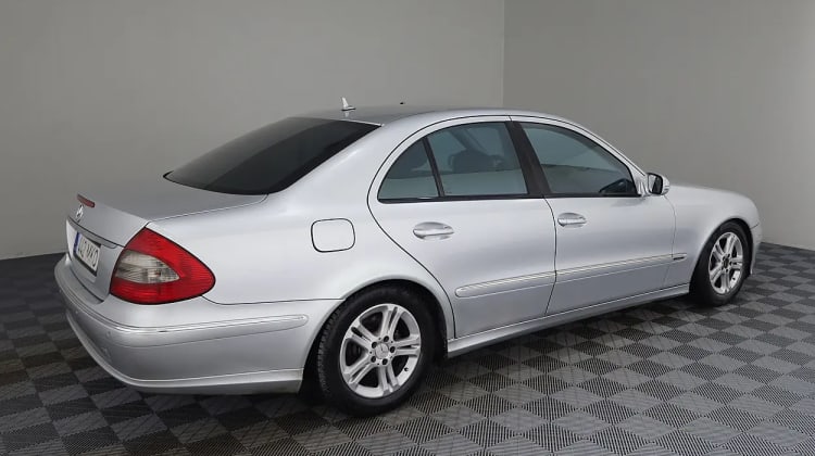 Mercedes-Benz E 220